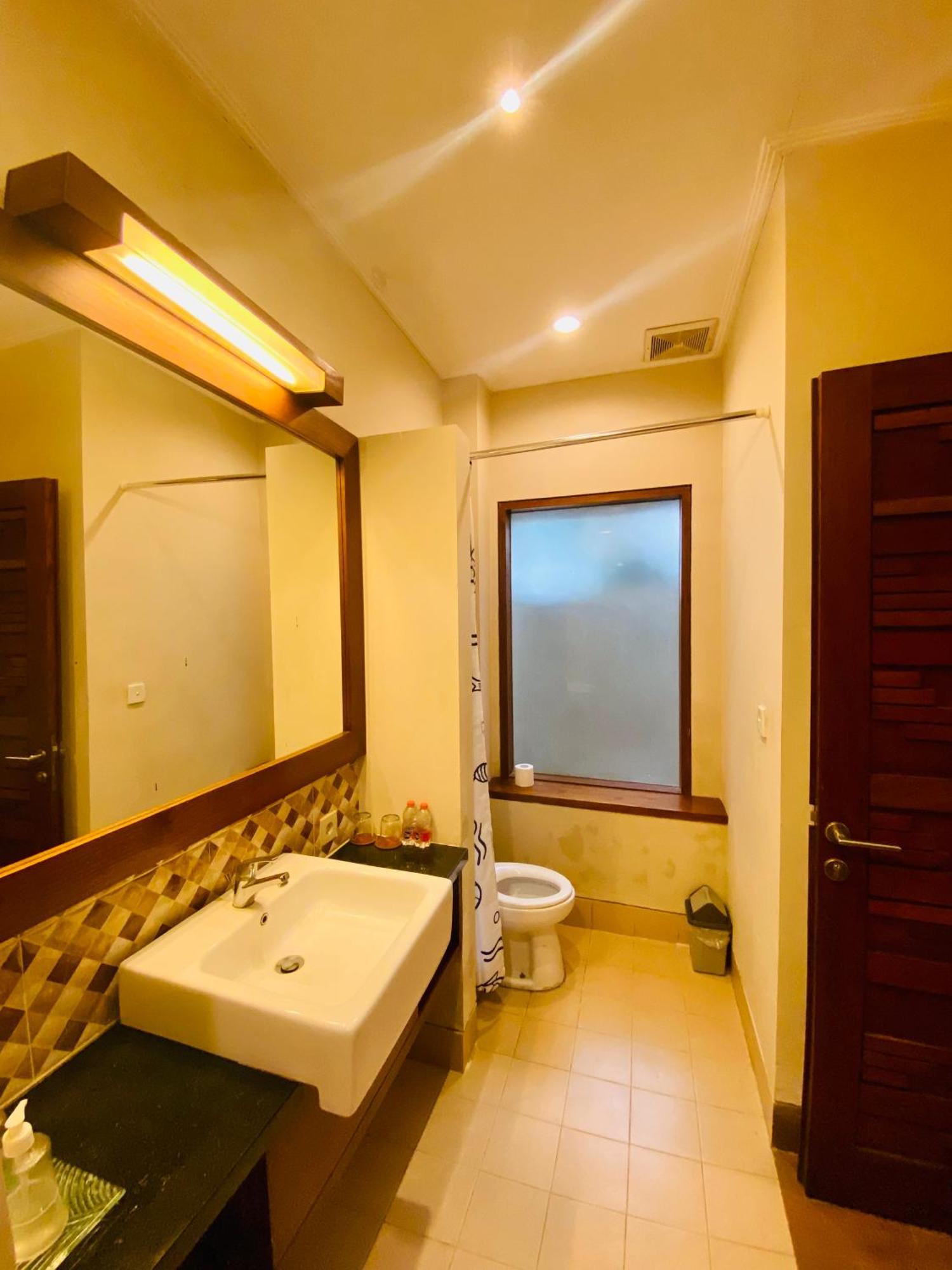 The Green Zhurga Suite Kerobokan Buitenkant foto