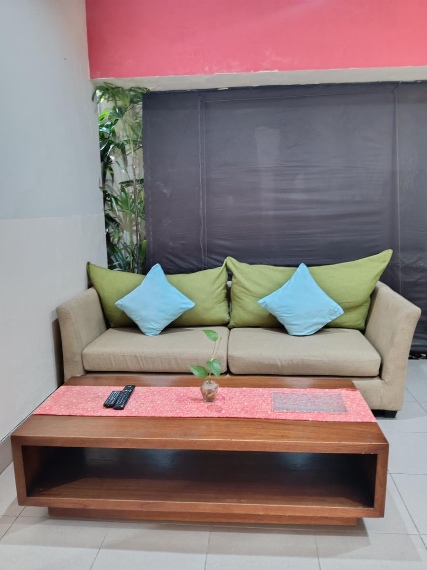 The Green Zhurga Suite Kerobokan Buitenkant foto